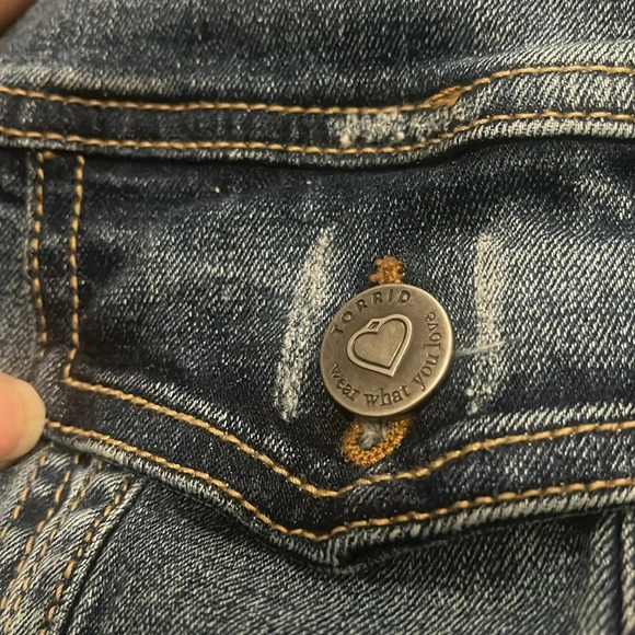 Torrid distressed denim jacket size 1 (14-16 or 1X) - Picture 5 of 8